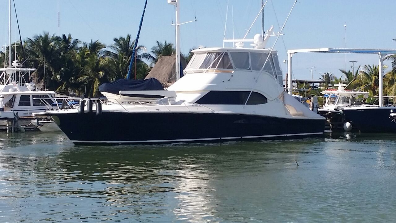 51 ft Riviera Yacht Charter in Cancun