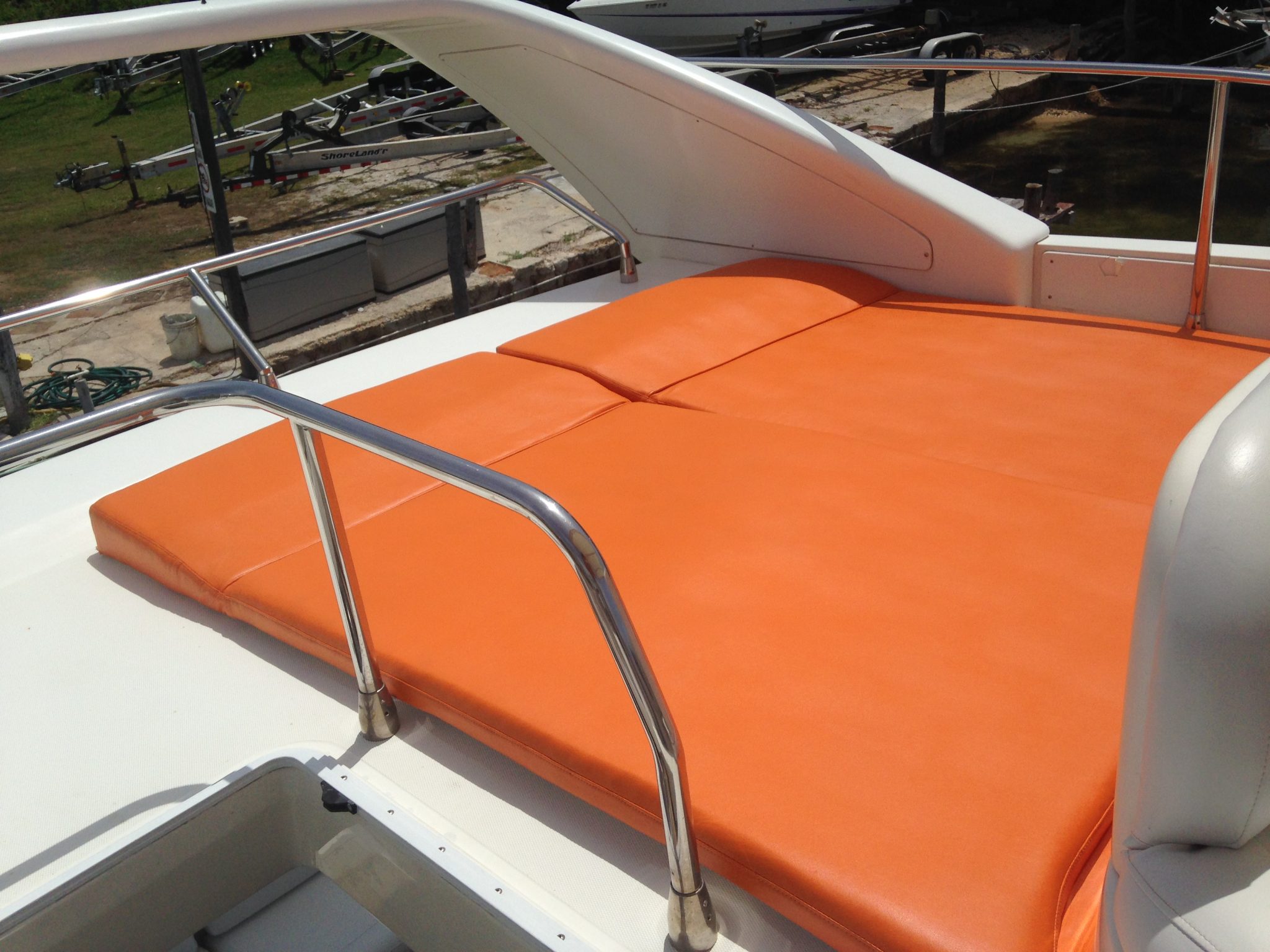 58′ Azimut with Flybridge Yacht Rental in Cancun