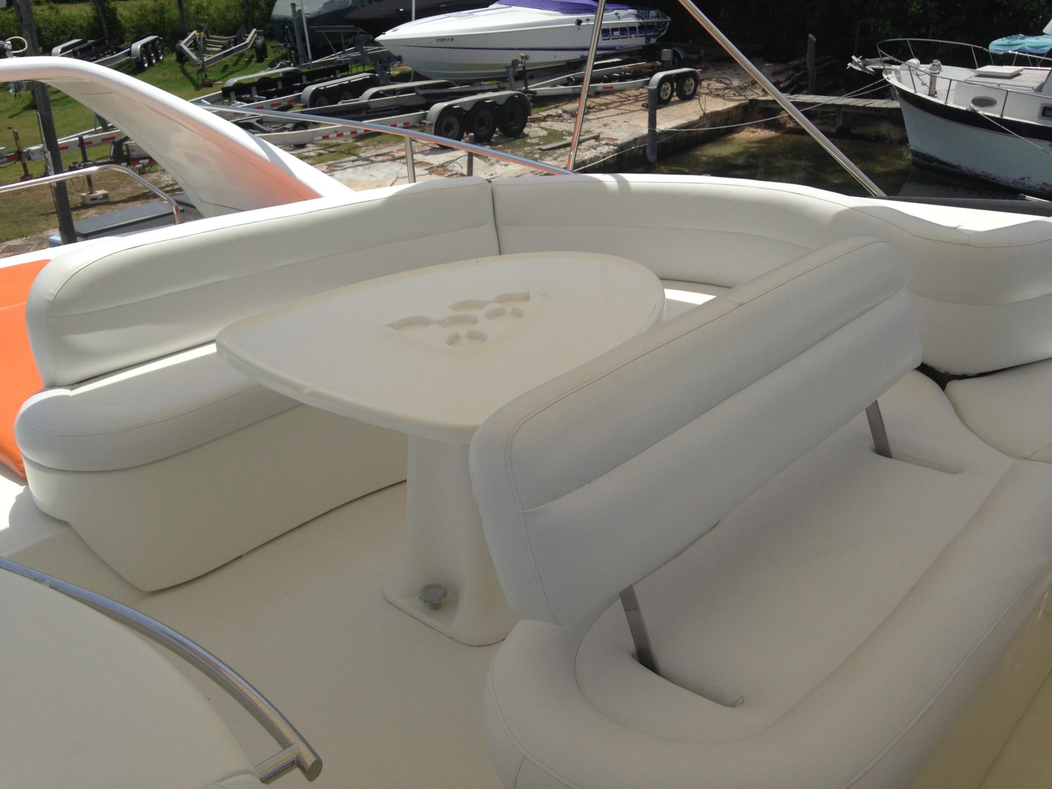 58′ Azimut with Flybridge Yacht Rental in Cancun