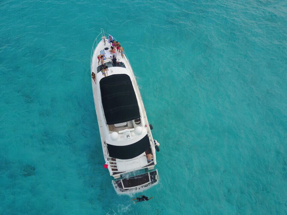 64 Sunseeker Manhathan  Yacht Charter in Cancun