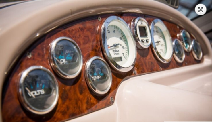 28 ft Regal Express Puerto Aventuras Yacht Charter