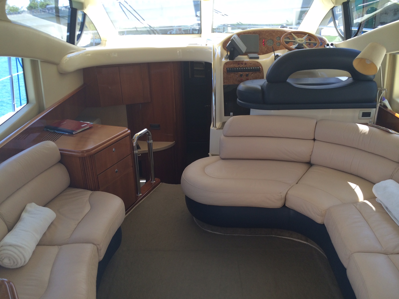 43 ft Azimut 2007 Yacht Charter Cancun