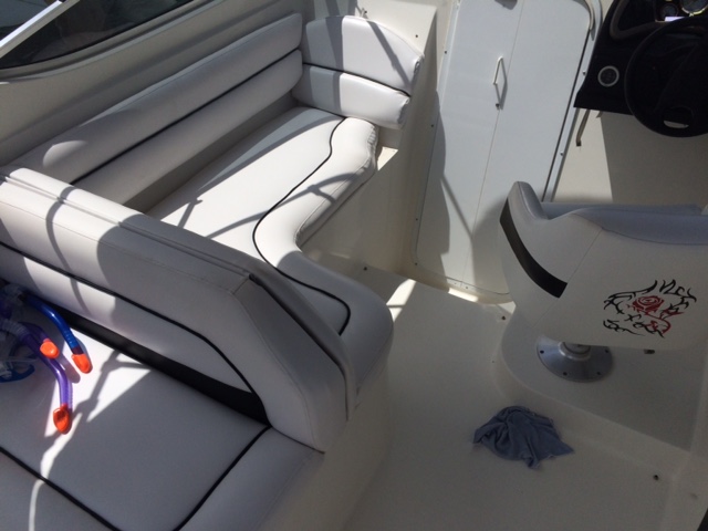 WellCraft 28 feet Cheap boat rental