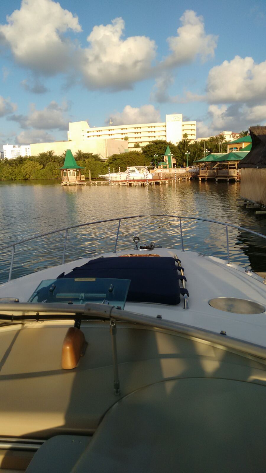 RENTA DE YATES EN CANCUN SEA RAY 37 3