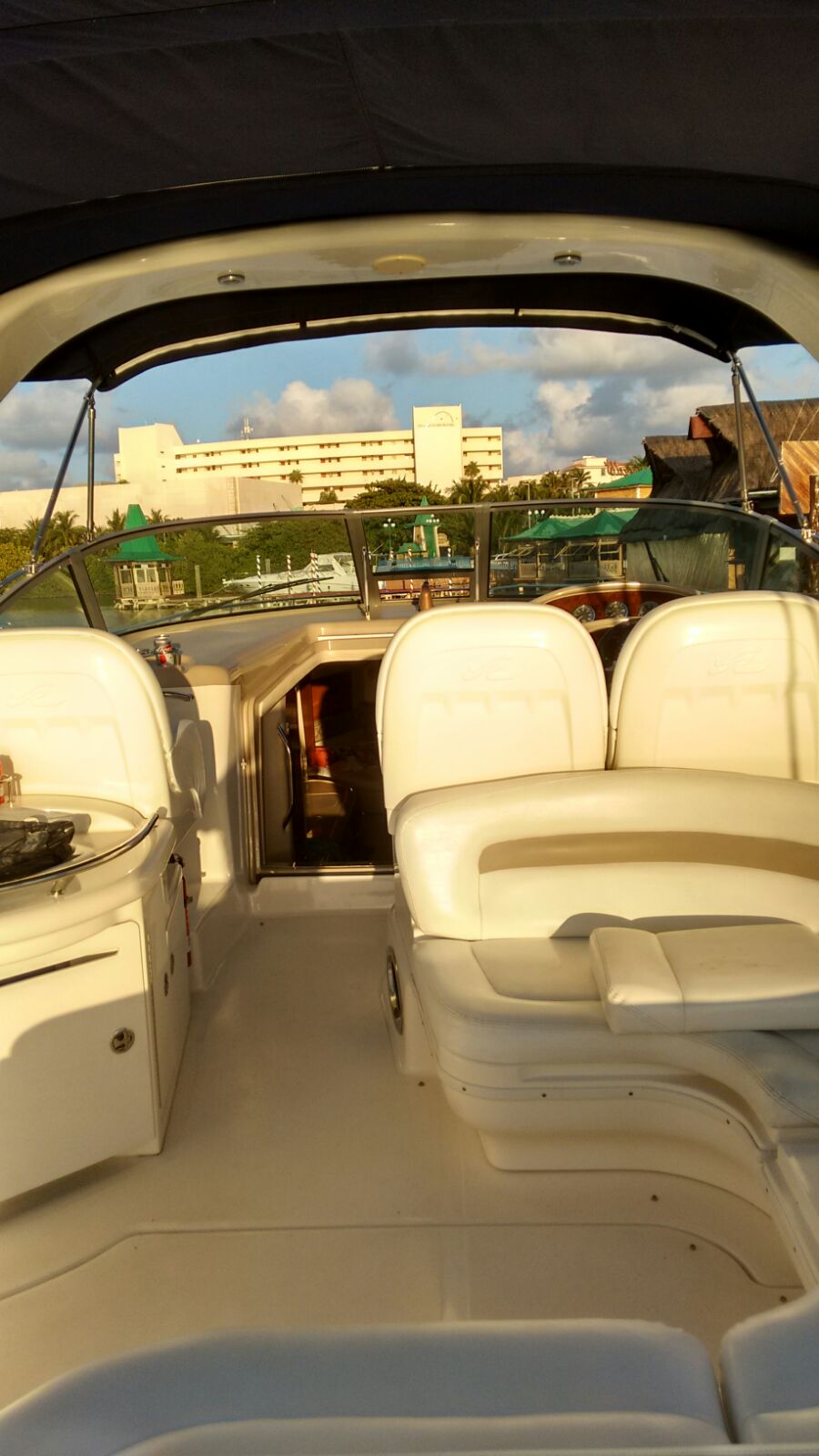 RENTA DE YATES EN CANCUN SEA RAY 37 8