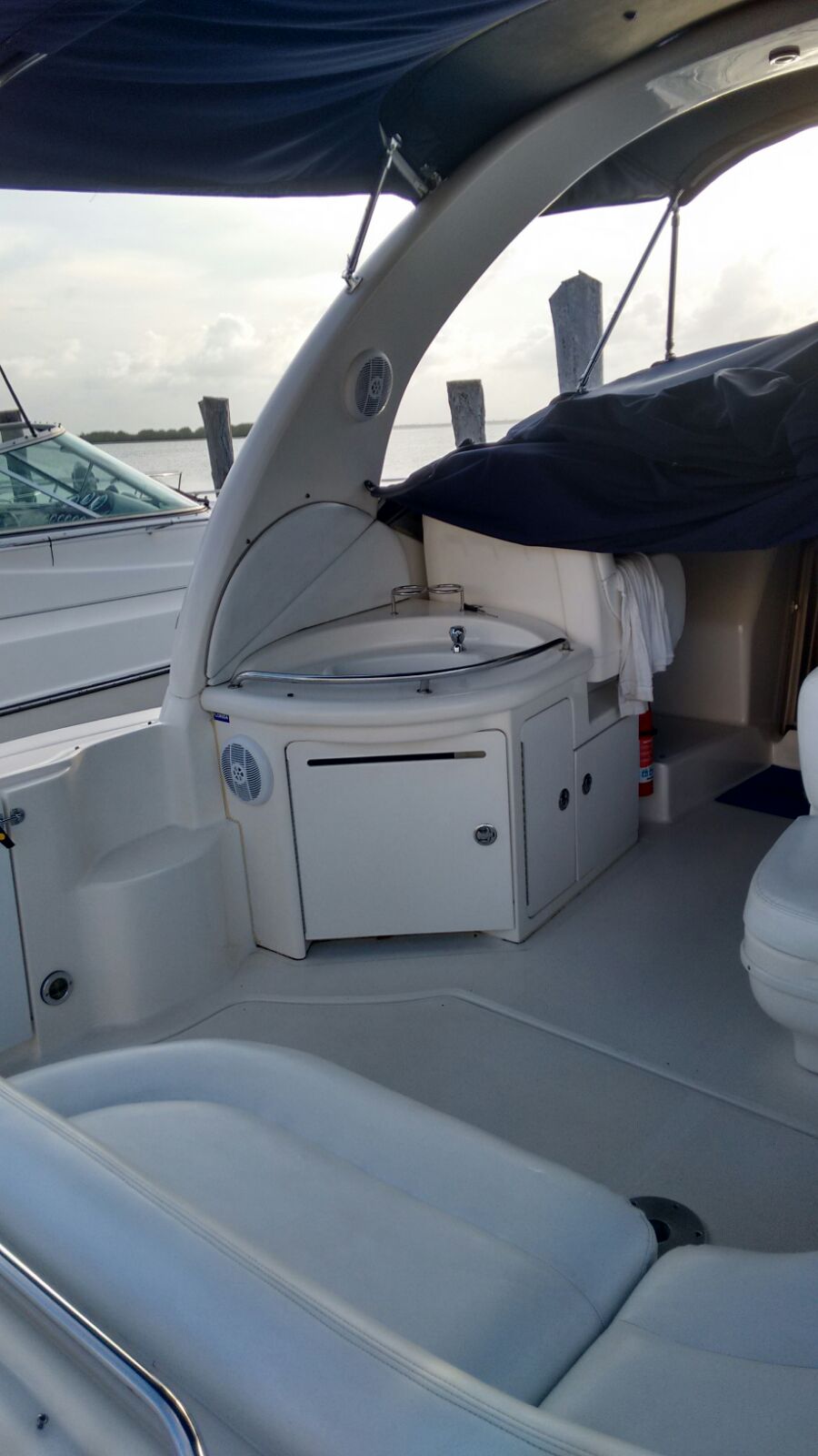 RENTA DE YATES EN CANCUN SEA RAY 37 9