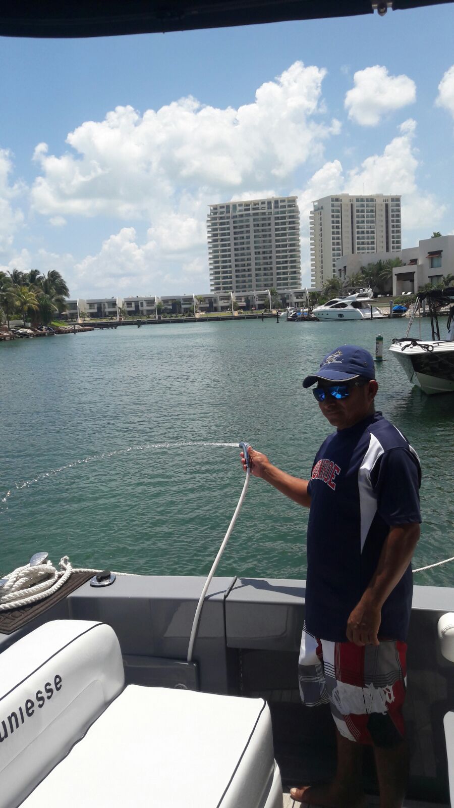 RENTA DE YATES EN CANCUN UNIESSE SPARTAN 48 PIES 21