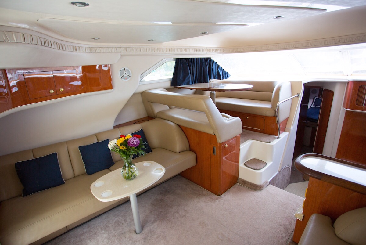 Sea Ray 40 sala 2