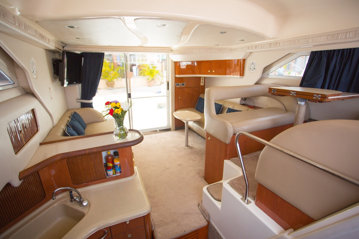 Sea Ray 40 sala