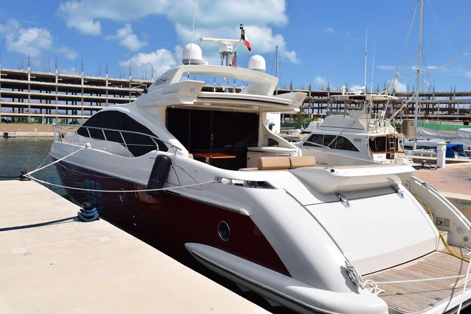 YACHT RENTAL IN CANCUN AZIMUT 68 S LUXURY SERVICE 2