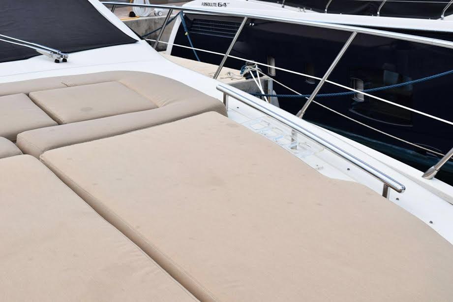 YACHT RENTAL IN CANCUN AZIMUT 68 S LUXURY SERVICE 4