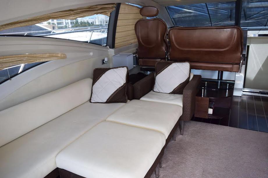 YACHT RENTAL IN CANCUN AZIMUT 68 S LUXURY SERVICE 5