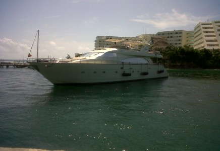 Azimut 85 yacht rental cancun 3