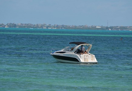 Bayliner 30 yacht rental cancun 6