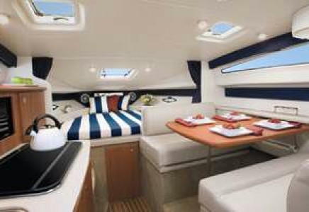 Bayliner 30 yacht rental cancun 9