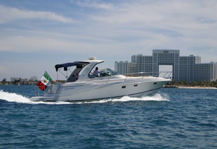 Four winns 41 yacht rental cancun