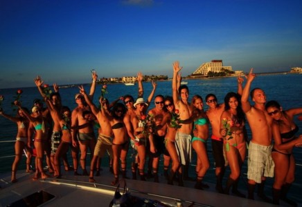 Uniesse 48 yacht rental cancun 09