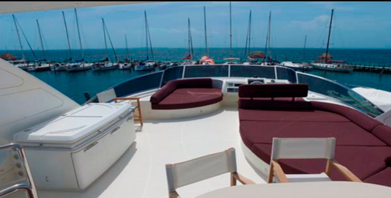 RENTA DE YATES EN CANCUN AZIMUT 75 PIES 34