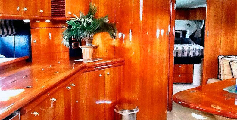 Renta de yates en Cancun Sunseeker 60 pies 4